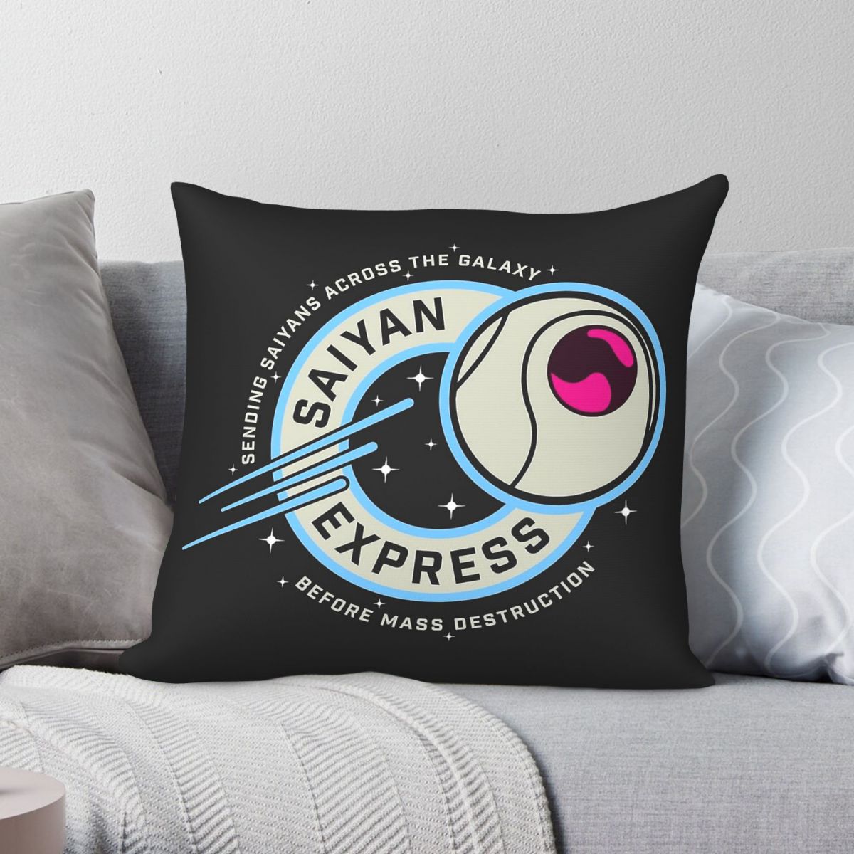 Home Decor Express - Saiyan Express 배지 베개 커버 폴리에스테르